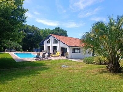 APPARTMENT IN A VILLA with HEATED PRIVATE SWIMMING POOL, 2500m2 ARBOROUS GARDEN