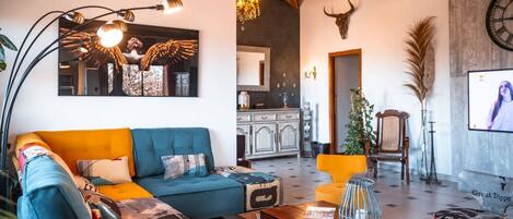 Tv, pejs, dvd-afspiller, bordfodbold