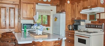 Secluded family cottage on Sparrow Lake, Muskoka