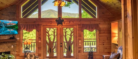 Smart TV, fireplace, DVD player