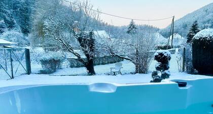 Gite tout confort, calme et indépendant avec piscine et jaccuzi - Vosges du Nord