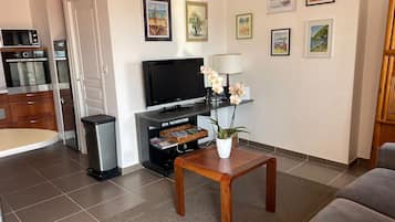 Télévision, livres, chaßne hi-fi