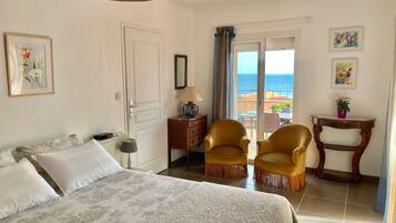 1 slaapkamer, een strijkplank/strijkijzer, reisbedje, gratis wifi