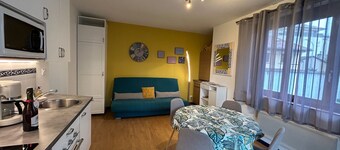 bright apartment with parking very near Thonon center of Spa