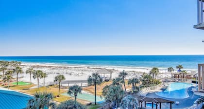 2BR Renovated Beachfront at Pelican, Stunning Ocean View, Pools Beach Chairs