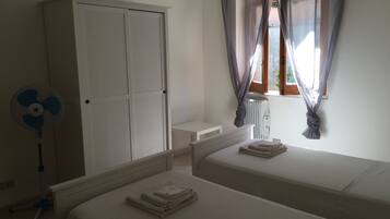 2 Schlafzimmer, Bügeleisen/Bügelbrett, Reisekinderbett, kostenloses WLAN