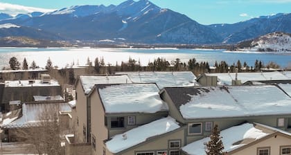Summit County Basecamp: Escape to the Mountain Lake! Garage-Grill-In Town!