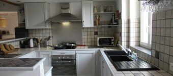 LA BELLE VIE in PROVENCE between  Marseille and Carry-le-Rouet, 5Km from the sea