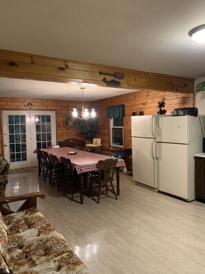 Interior - Black Connection Valley Lodge  (Orbisonia)