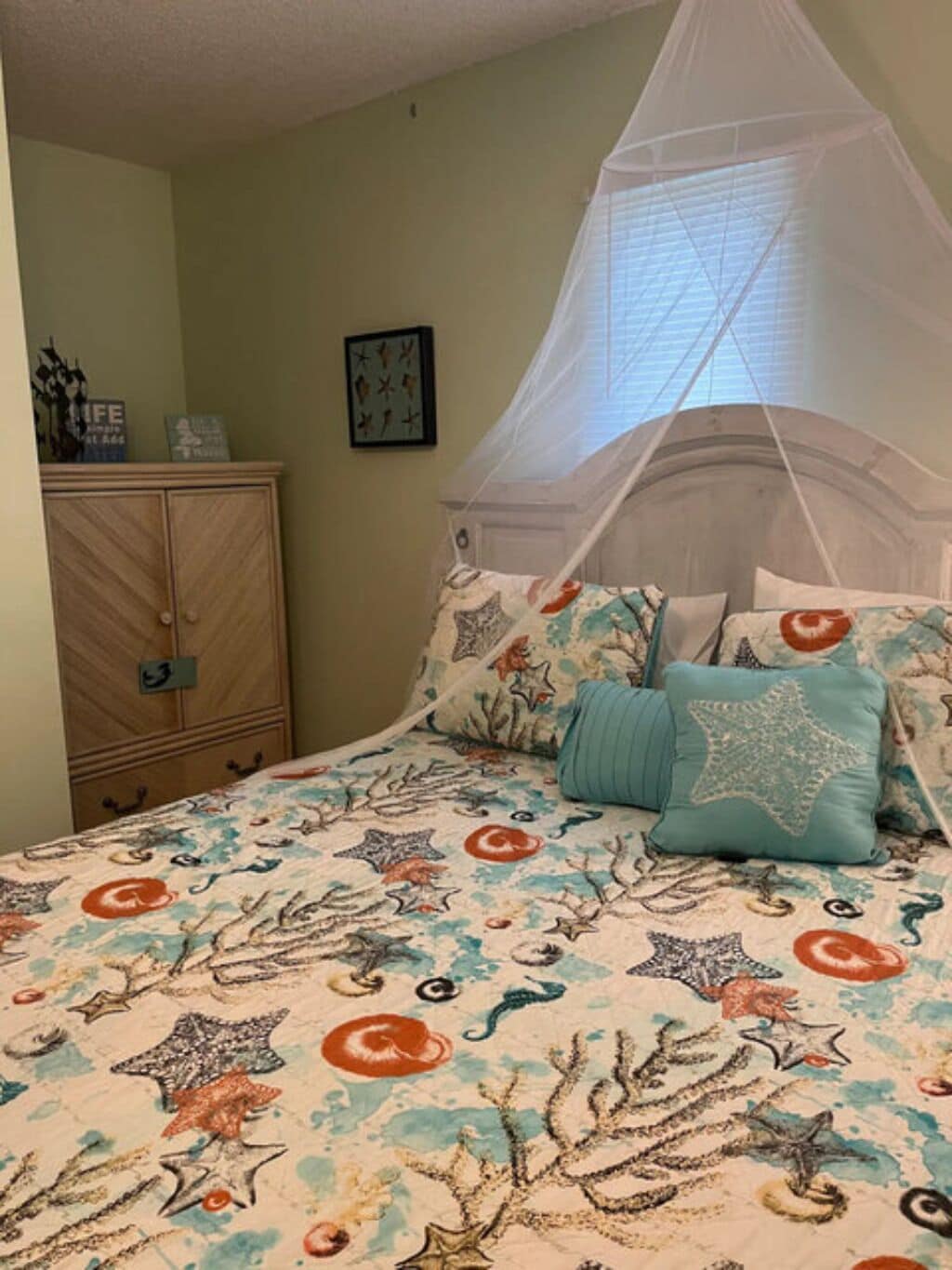 1 dormitorio, tabla de planchar con plancha, Internet y ropa de cama