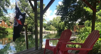 The Mermaid Landing River Retreat