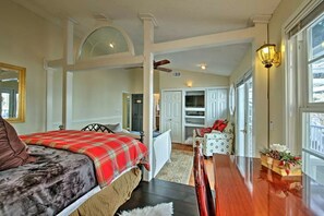 4 bedrooms, iron/ironing board, free WiFi, bed sheets