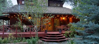 Bezauberndes künstlerisches Bergchalet. Hundefreundlich! Schauen Sie sich das Video an! 