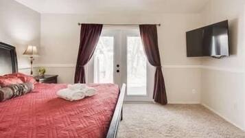 3 Schlafzimmer, Schreibtisch, Bügeleisen/Bügelbrett, kostenloses WLAN