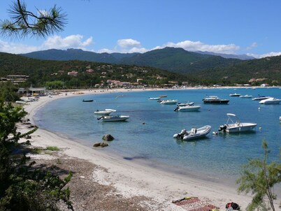 BEAUTIFUL, QUIET NATURAL SETTING BETWEEN SEA AND RIVER