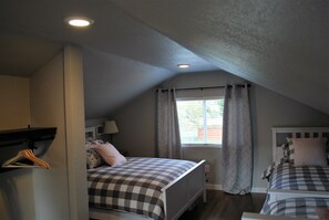 3 bedrooms, iron/ironing board, Internet, bed sheets