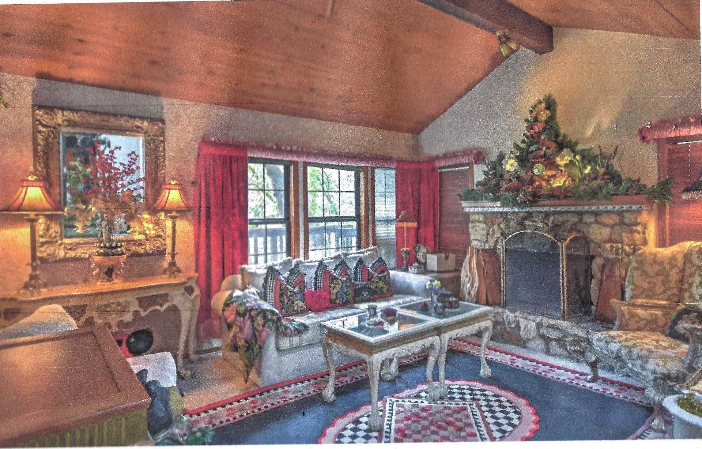 Creekside Paradise. luxury & comfort on private forested parklike grounds