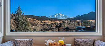 Hot-Tub, Amazing Views, Family/Groups, Private