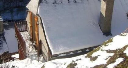 'House Nestes Valley high-end, ideal for couples BB + Alt 1000m