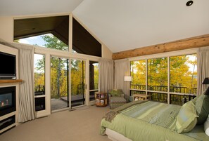 4 habitaciones, tabla de planchar con plancha, cuna de viaje y wifi 