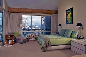 4 bedrooms, iron/ironing board, travel cot, WiFi