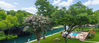 Comal Riverfront Condo w/Pool, Longest Float, Tubes Included!