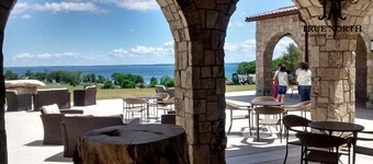 🏖️ Gorgeous Sunset Views @ The Shores Lake View Condo ➠ 5681