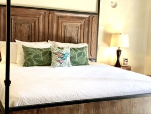 4 chambres, coffres-forts dans les chambres, bureau