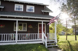 Exterior - Entire village home-near the rail trail/come ski- fast internet (Lake Placid)