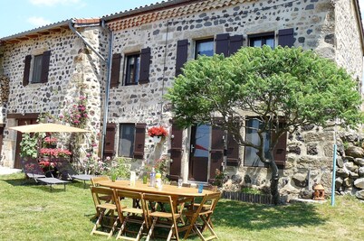 Do you dream of relaxing in the countryside in a family-run gîte?