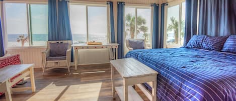 4 bedrooms, desk, iron/ironing board, free WiFi