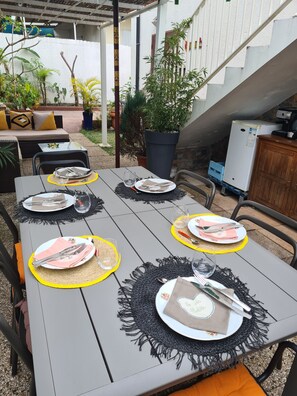 Outdoor dining
