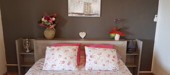 3-star F4 furnished holiday home with sea and mountain views