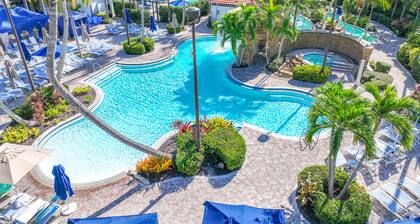 3 Pools, lazy river, walk to 5th ave restaurants!