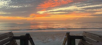 Oceanfront Vilano Beach Retreat- Pool/Minutes from historic St Augustine/Peloton
