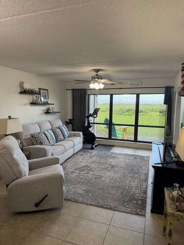 Vilano Beach Oceanfront/ Pool/Minutes to St. Augustine/Snowbird ready