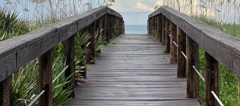 Vilano Beach Oceanfront/ Pool/Minutes to St. Augustine/Snowbird ready