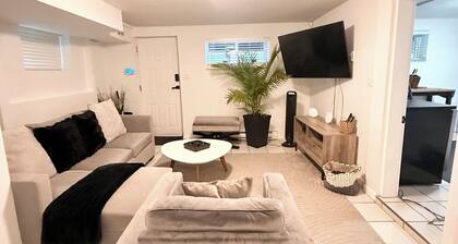 Spacious 2BR Suite Near Downtown