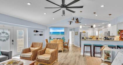 1 BLOCK FROM BEACH - VAN/GOLF CART ALSO AVAILABLE FOR RENT! POOL/HOT TUB/ARCADE!