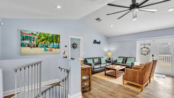 Älytelevisio, videopelejä, DVD-soitin, kirjoja