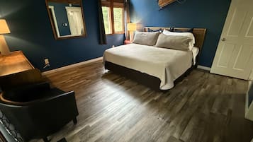 4 slaapkamers, een strijkplank/strijkijzer, wifi, beddengoed
