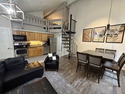 Large Mountain Villas Condo-Walk to Boyne Mt Activities!