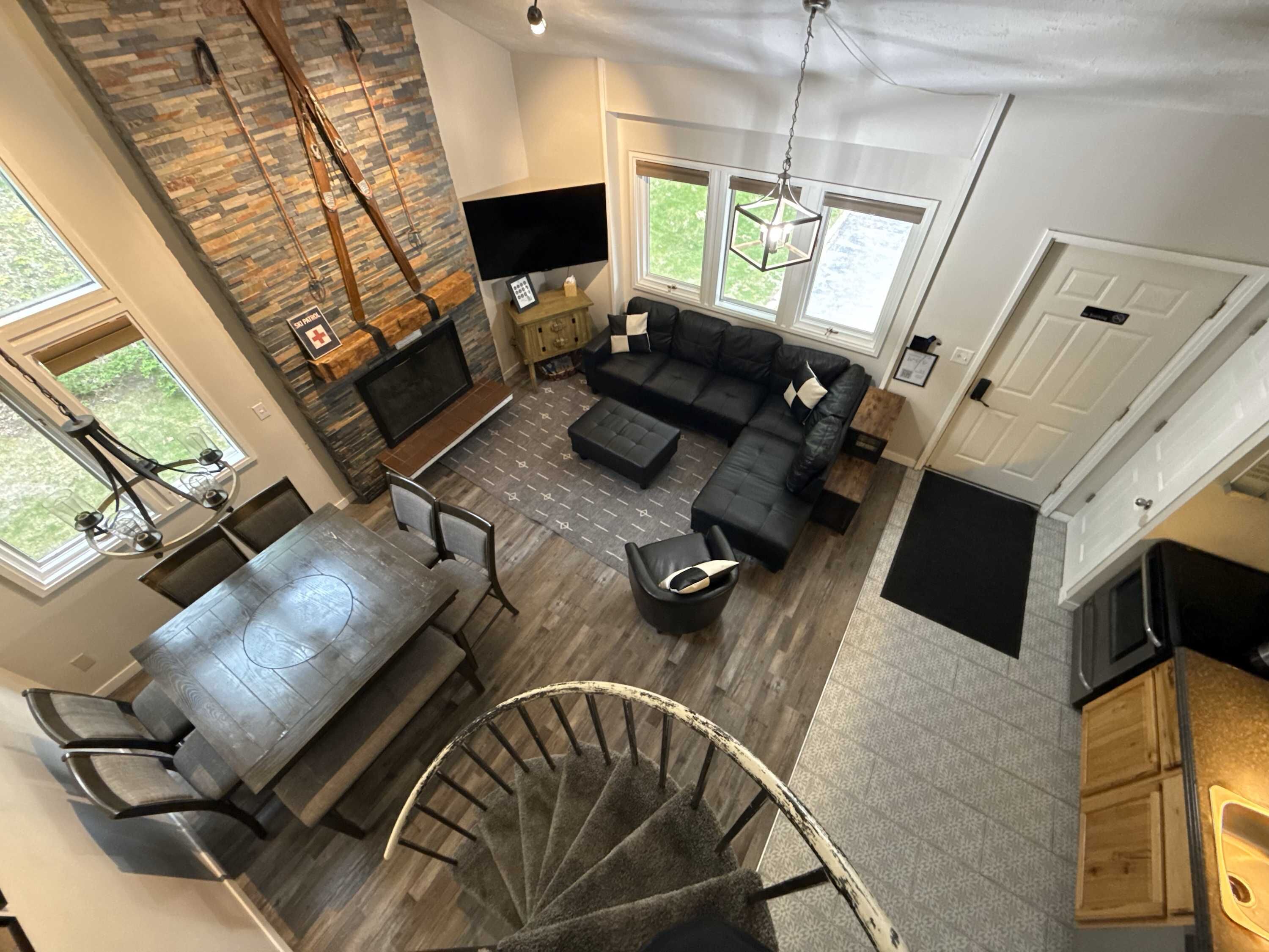 TV, fireplace, offices