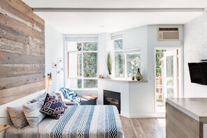 1 soverom, skrivebord, strykejern/-brett og wi-fi (inkludert)