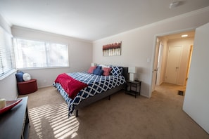2 habitaciones, tabla de planchar con plancha, wifi y ropa de cama 