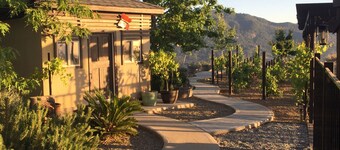 Yosemite South Gate Villa. Breathtaking views sunrise to sunset. Epic pool area.
