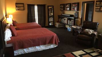 3 bedrooms, iron/ironing board, WiFi, bed sheets