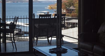 Luxury 3BR, Lakefront / Ground Level Condo, henkeäsalpaavat Main Channel mieltä, Wifi