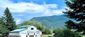 Cozy Cabin With Mountain Views