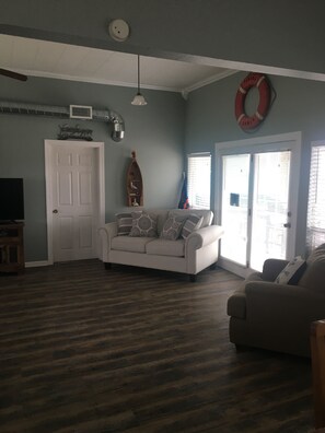 Smart TV, DVD player, stereo